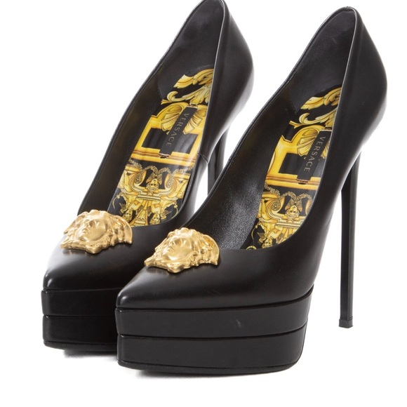 Authentic Versace heels in black leather. - Picture 2 of 6